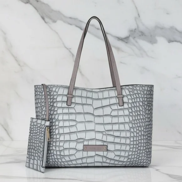 $200 NWT De Vesi Tote De L'amour - Picture 1 of 1